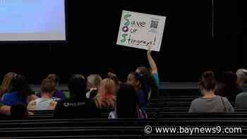 Families oppose potential closure of Sexton Elementary at meeting
