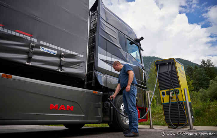 MAN eTGX schafft nun bis zu 720 Kilometer und lädt mit 750 kW