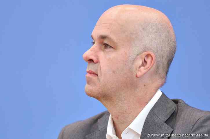 Spritpreise: DIW-Chef Marcel Fratzscher fordert 300-Euro-Energiekostenpauschale für alle Bürger