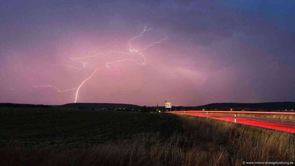 „Besondere Wetterlage“: Kräftige Gewitter rollen auf Bayern zu – sogar Superzellen drohen