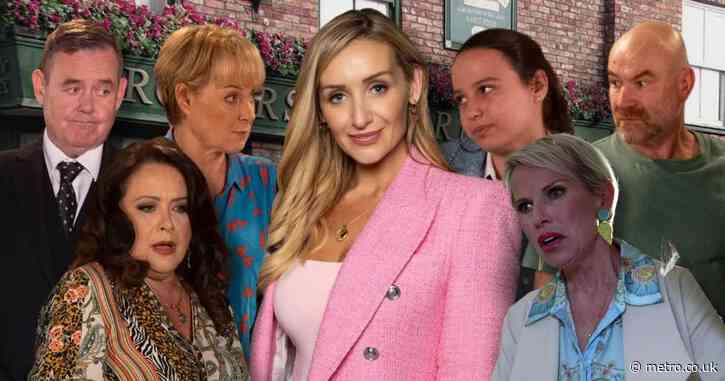 All Coronation Street spoilers for next week as show icon is pushed down the stairs