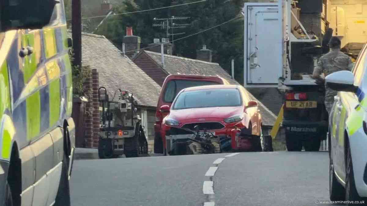 Sheffield street evacuation LIVE as residents moved out, streets closed and bomb squad pictured