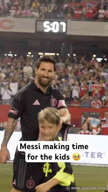 Every kid wanted to meet Messi before the game 🥹