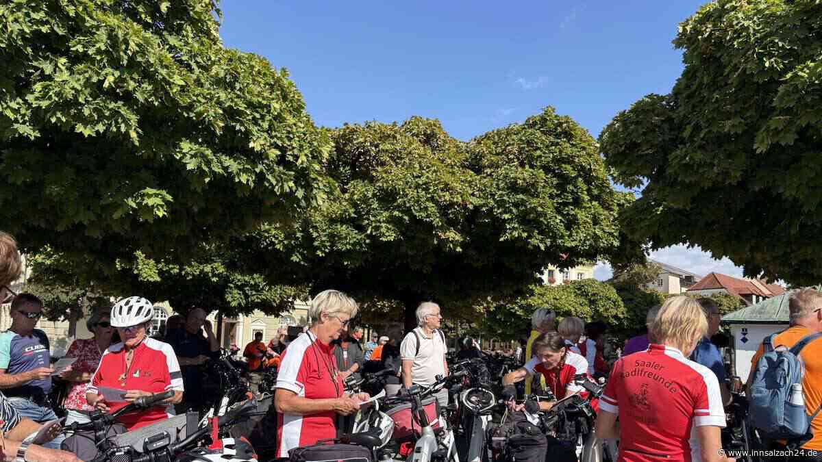 „Sternwallfahrt auf dem Radl": Rund 400 Besucher holen sich den Segen in Altötting