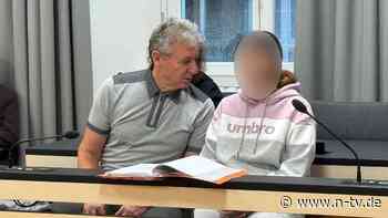 Zeuge verhindert Unglück knapp: Mutter stellt sich mit Kind auf Bahngleise - Urteil gefallen