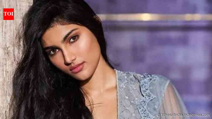Alizeh Agnihotri to headline 'College Fest' after 'Farrey'