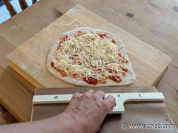 This $26 Sliding Pizza Peel Promises to Improve Your Launches, but Does It?