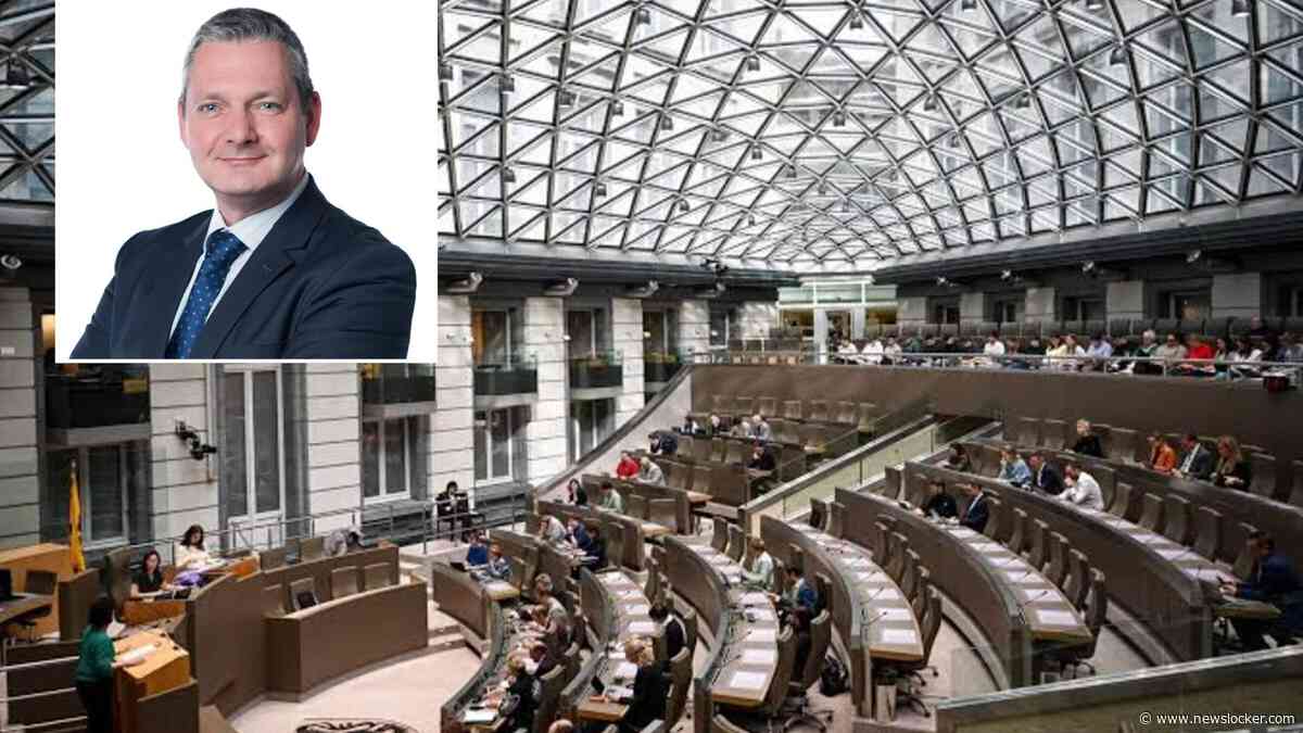 Vlaamse politicus dertien uur opgesloten in toilet van Parlement: ’Er kwam niemand meer’