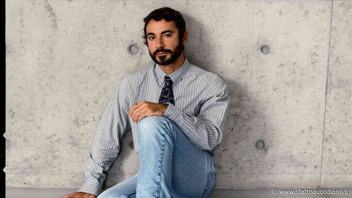 “È il primo a ricoprire questo ruolo al di fuori della famiglia Armani”: Dario Vitale nominato nuovo direttore creativo di “Emporio Armani” e degli accessori, ecco chi è