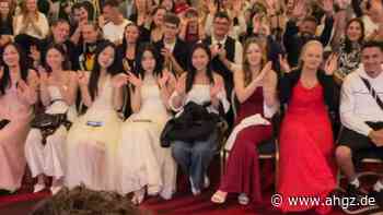 Ausbildung Sachsen: Nachwuchs feiert bei der Glam Night
