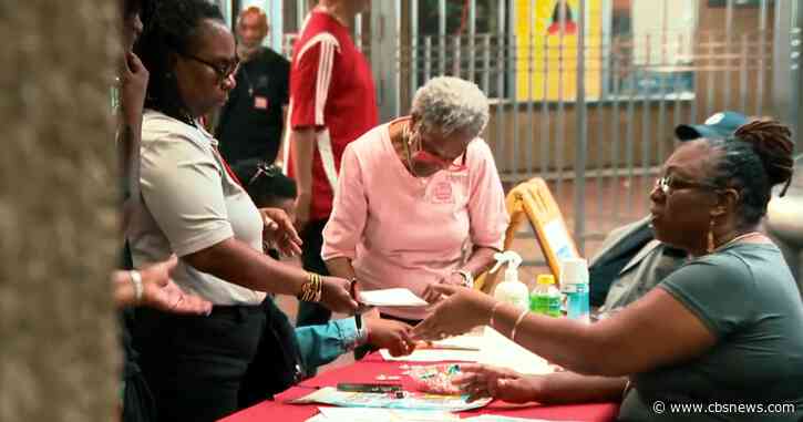 Commuters register to vote at MARTA stations ahead of Georgia's general election