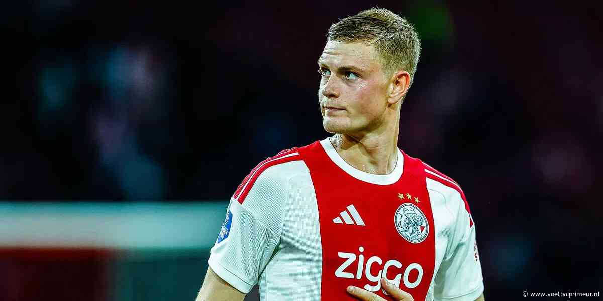 Ajax beloont verdediger met nieuw contract: 'Er was interesse uit topcompetities'