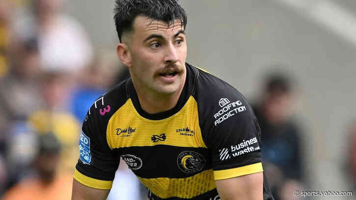 York sign half-back Hunter from Thunder