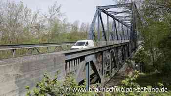Mann wirft Baustellenbarke von Kanalbrücke bei Thune – und verfehlt SUP-Fahrerin
