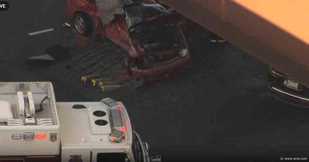 One person killed in crash on South Raeford Road near I-295 in Fayetteville