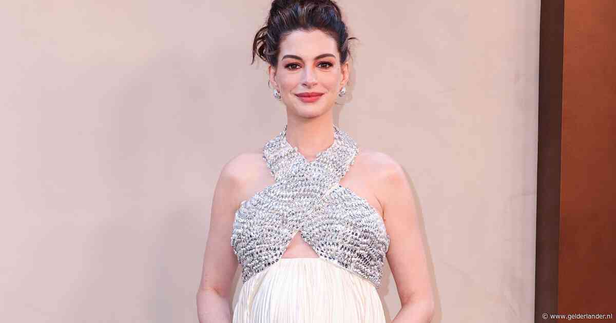 Anne Hathaway is hoogzwanger, maar verrast aan de lopende band met stijlvolle looks