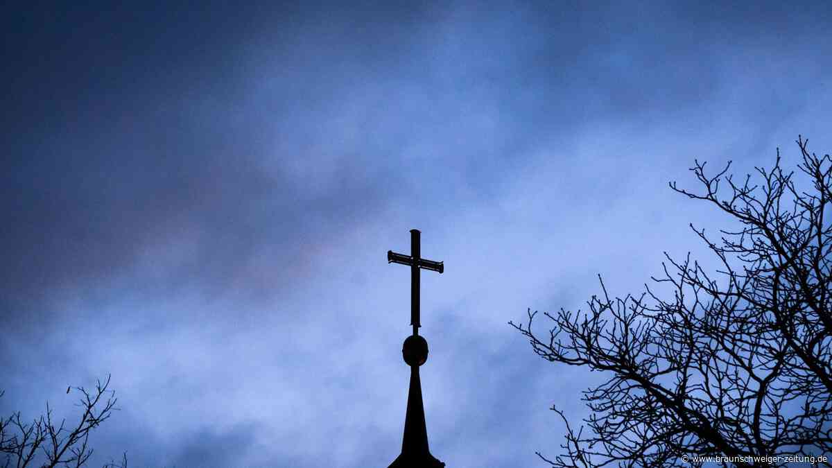 Pornografische Inhalte verbreitet? Kirchen-Mitarbeiter unter Verdacht