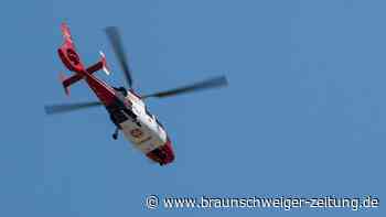 Achtjähriger überrollt seinen Bruder mit Radlader – Kleinkind schwer verletzt