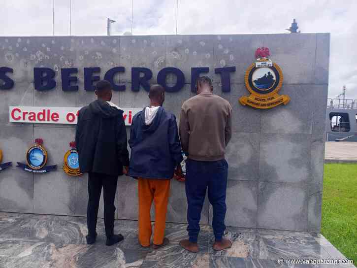 Navy rescues 3 stowaways hidden in ship’s propeller compartment