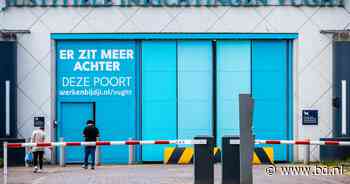 Juist de bewaarder met wie gedetineerde Mark B. het goed kan vinden, krijgt een mes in zijn nek