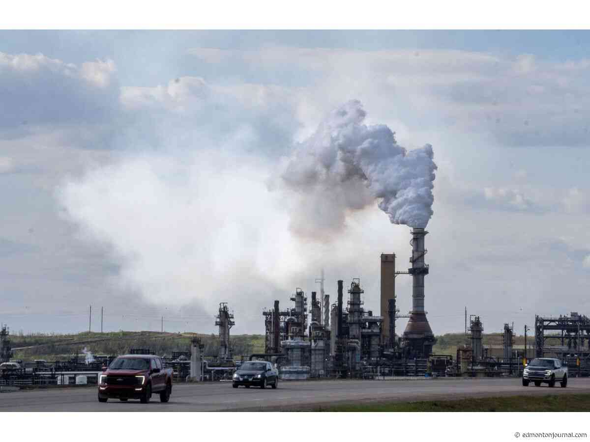 Northern Alberta communities raise concern over week-long foul odour from oilsands site, benzene leak speculation debunked