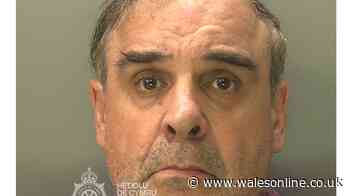 Police found paedophile fumbling with his jeans moments after breaching conditions