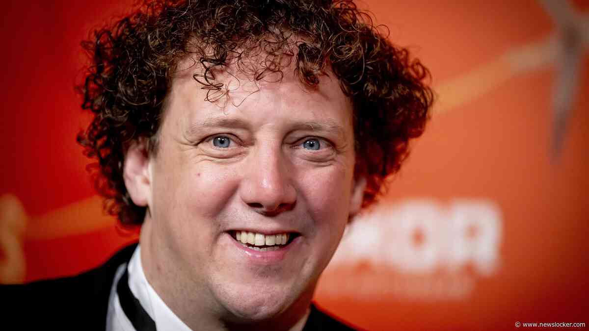 Jochem Myjer gaat Stefan de Walle missen als assistent van Sint: ’Pietje Paniek heeft fantastische jaren met je gehad’