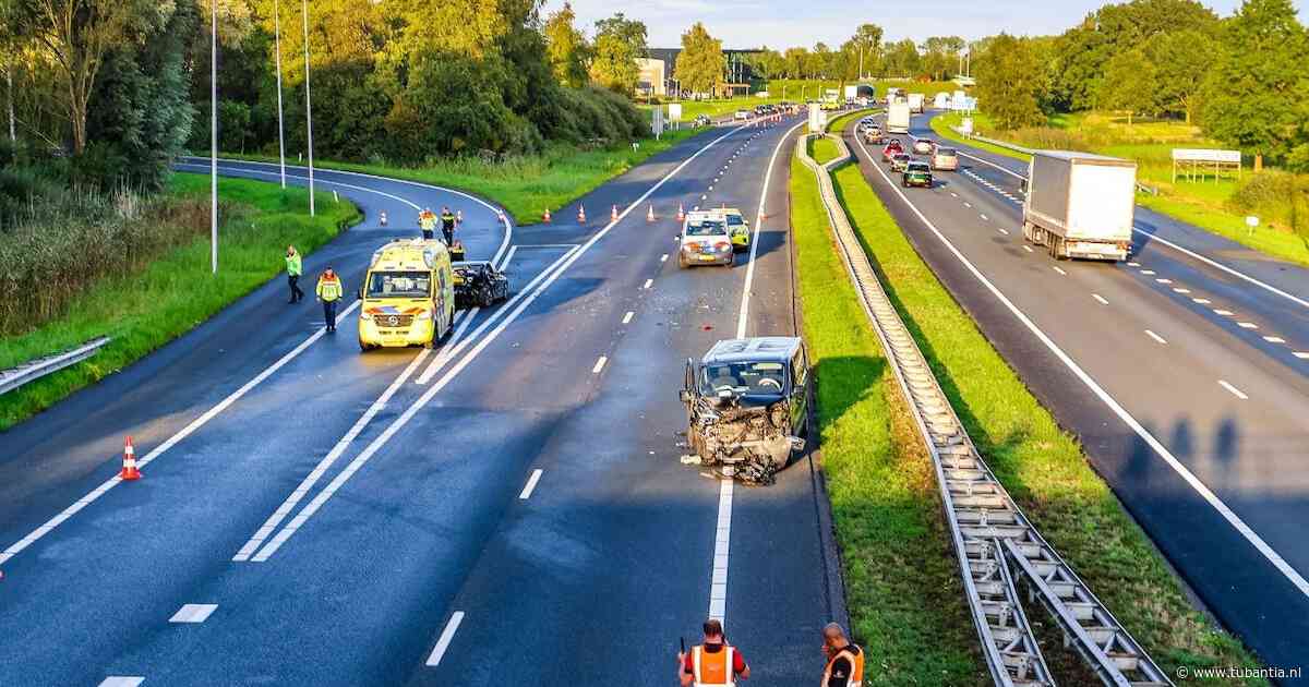 A1 bij Hengelo afgesloten na zwaar ongeval, gewonde met spoed naar ziekenhuis