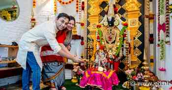 Gaurri en Chetan bouwen tempel in hun woonkamer om hun Indiase cultuur te vieren