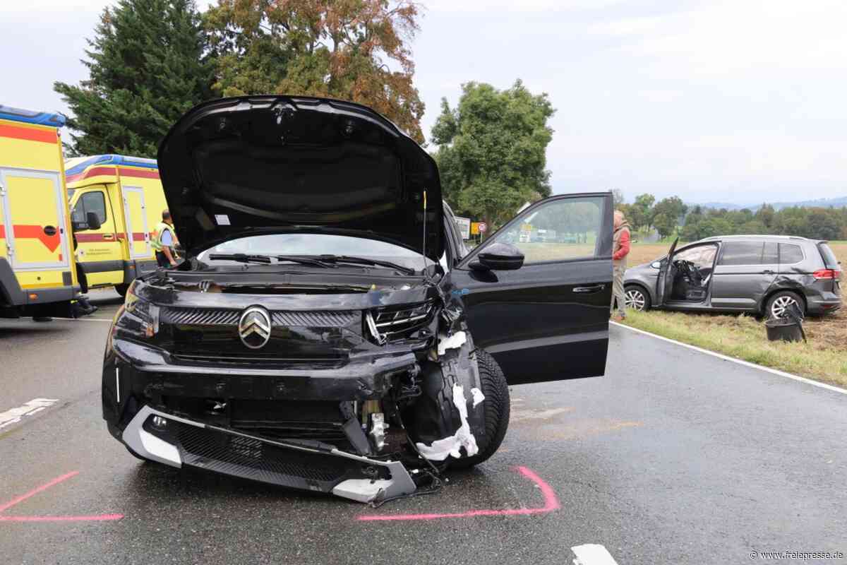 Unfall in Wolkenstein: VW kommt auf Feld zum Stehen