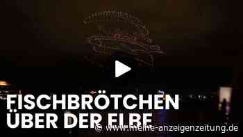 Drohnenshow im Hamburger Hafen zeigt typische norddeutsche Motive