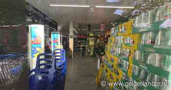 Aldi in Zevenaar ontruimd na hevige regen en lekkage