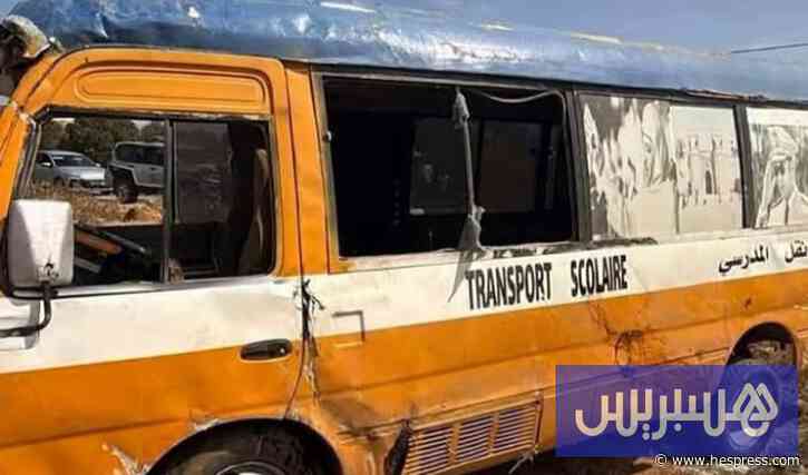 جرحى في انقلاب سيارة للنقل المدرسي