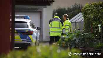 Hof-Unfall endet tödlich – Mann stirbt nach Sturz in Schacht