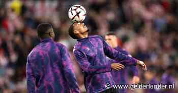 LIVE Europa League | Herstelde Kees Smit direct in basis AZ, Brian Brobbey op de bank bij Sunderland