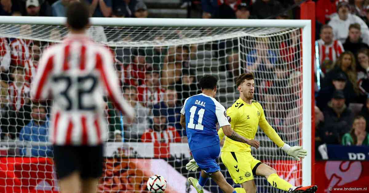 LIVE Europa League | Doelman Robin Roefs voorkomt vroege treffer AZ tegen Sunderland, ook Jari de Busser aan het werk gezet
