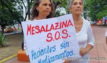 Pacientes con colitis ulcerosa y Crohn protestan en Caracas frente al Ministerio de Salud para exigir medicinas esenciales