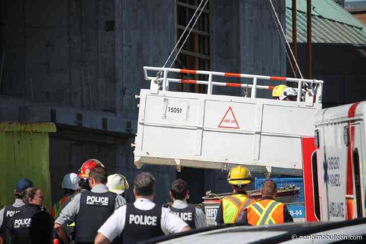 UPDATE: First responders head to Nanaimo Regional General Hospital after construction worker falls, injured
