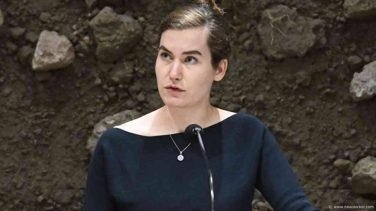 FVD-leider Lidewij de Vos (29) deelt met trots pasgeboren baby: ’Een wonderschoon klein meisje’
