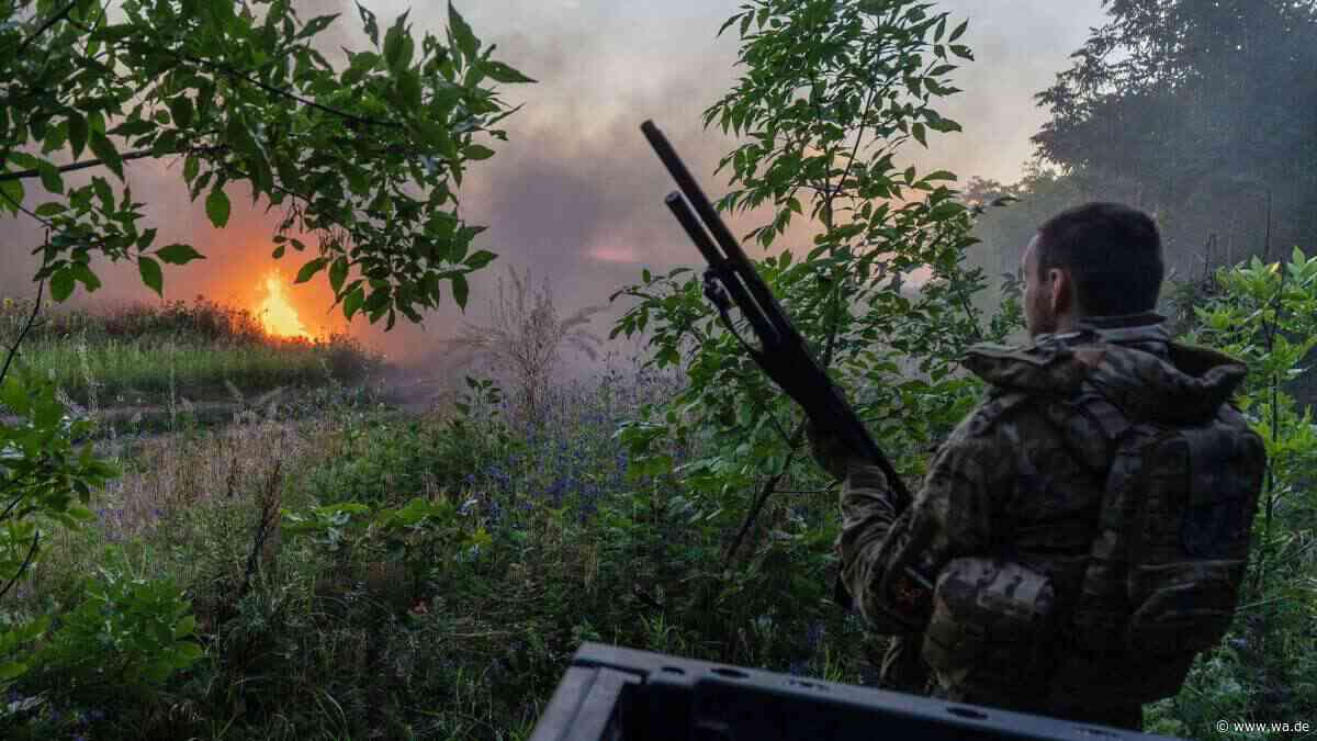 „Schwerer Schlag“ gegen Russland: Ukraine attackiert Kampfjet und Logistik auf breiter Front
