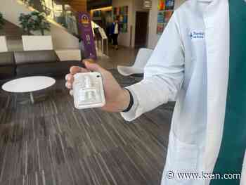 Doctors, recovery advocates urge residents to carry Narcan after 5 overdoses on Sixth Street