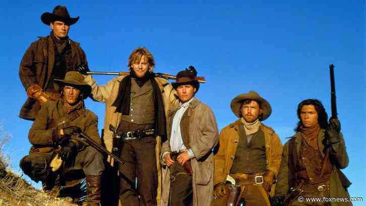 Dermot Mulroney shares 'Young Guns' reunion photo with Emilio Estevez and original cast members