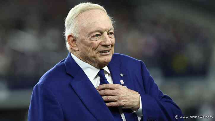Terrell Owens compares Jerry Jones to Donald Trump, says Cowboys owner shows signs of 'narcissism'
