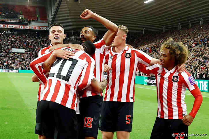 Sunderland begin historic European campaign with battling AZ Alkmaar win