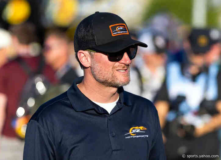 Dale Earnhardt Jr. Defends Non-Chase Drivers For Racing Hard