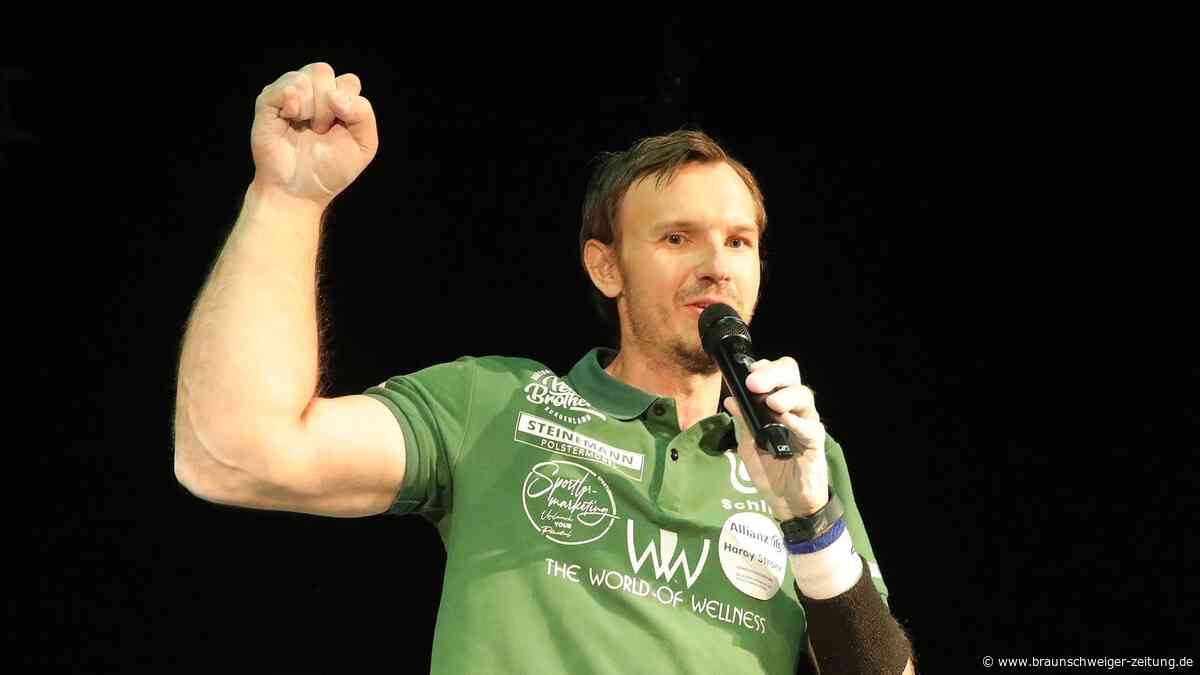 WM-Generalprobe geglückt: Wolfsburger triumphiert beim Armwrestling-„Heimspiel“