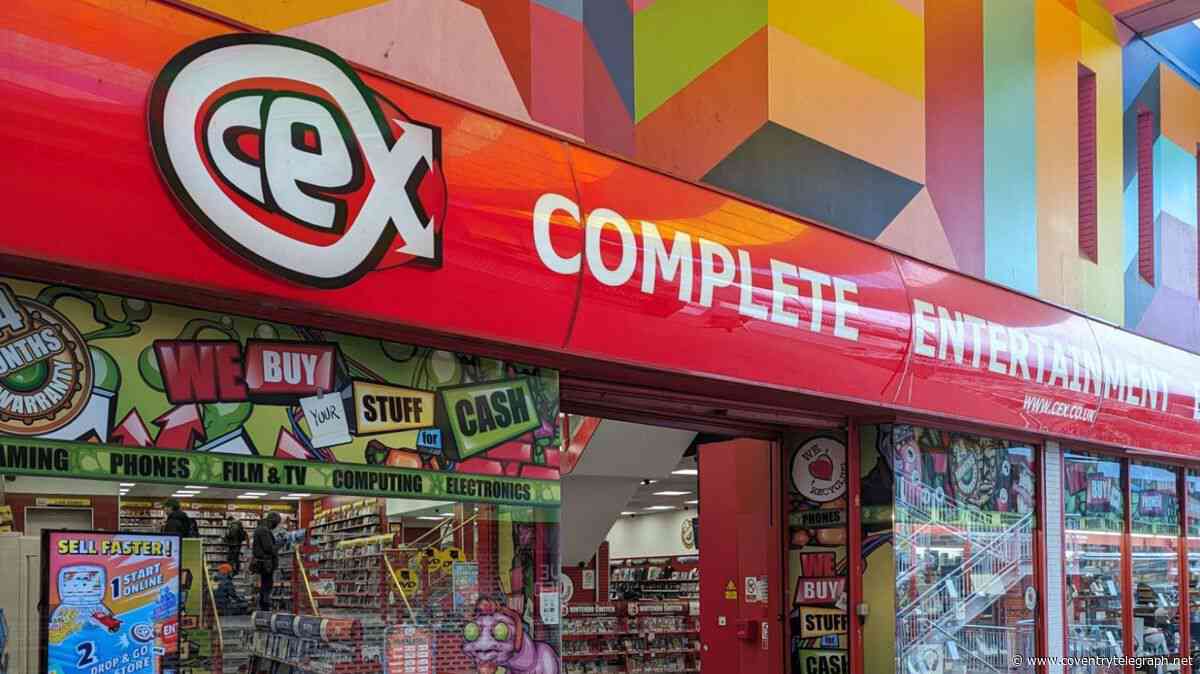 'Desperate' homeless man jumps on Coventry shop counter with broken bottle in bid to change life