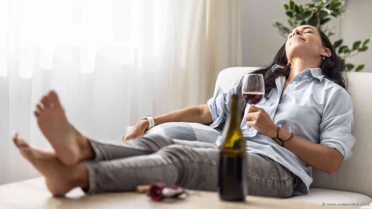 Women in 30s and 40s told to avoid alcohol and fatty foods