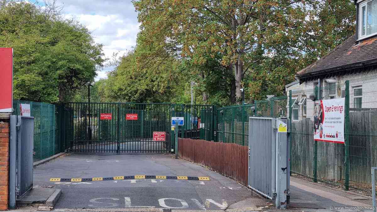 Croydon school praised for GCSE results but told to improve 'persistently low attendance'