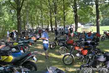 Simson- und Oldtimer-Treffen im Erzgebirge feiert 25. Jubiläum